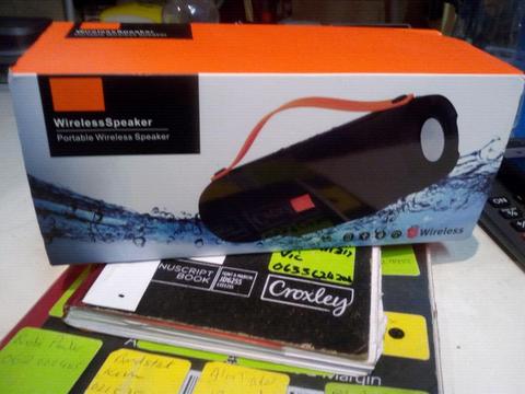 Speaker blue tooth with strap