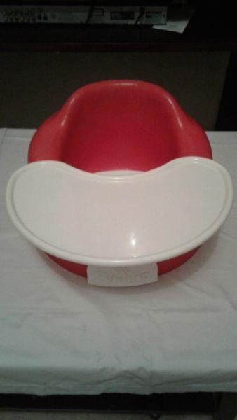 Bumbo feeding chair with tray