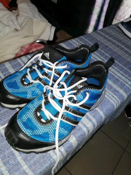 Adidas talkies size 6