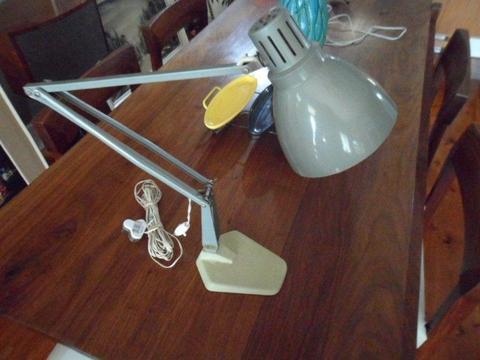 MID CENTURY INDUSTRIAL ANGEL POISE LAMP