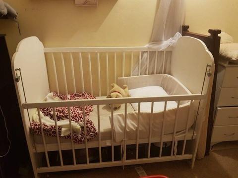 Urgent Old fashioned, traditional white baby cot for sale