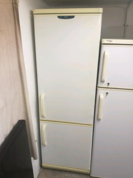 Defy fridge freezer R 1500