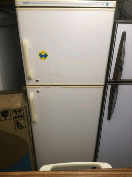 Mercury fridge freezer R 1300