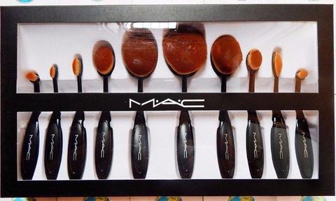 Mac Oval shaped make up brushes