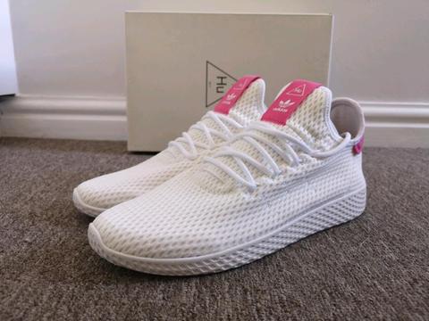 Pharrell x Adidas Tennis Hu uk9 DS - R1000