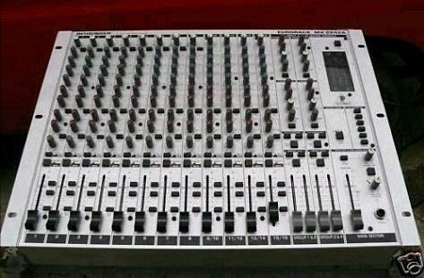 MIXER by BEHRINGER EURORACK MX2642A 26 input 4 bus