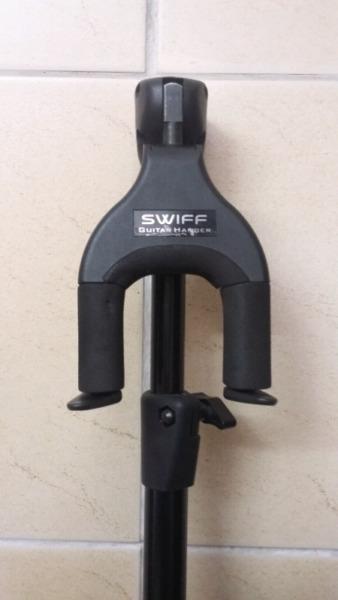 Swiff stage guitar stand with Auto lock system IMMACULATE condition!
