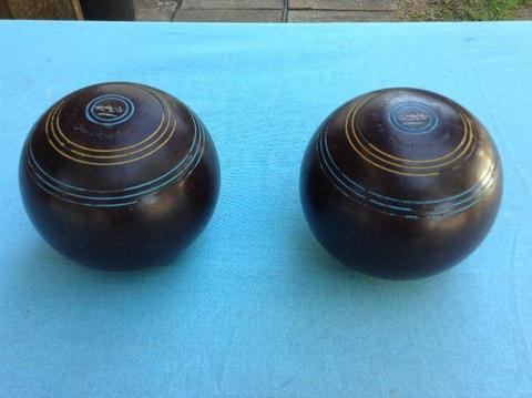 R80.00 … 2 Lawn Bowls. Size: 5
