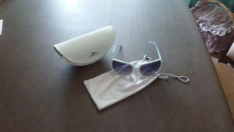 Lacoste woman's sunglasses - R1000