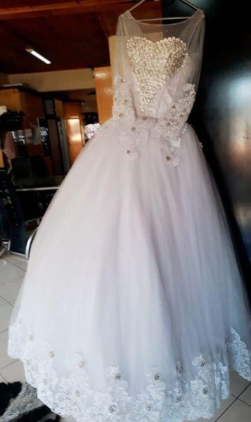 White beautiful Wedding dress