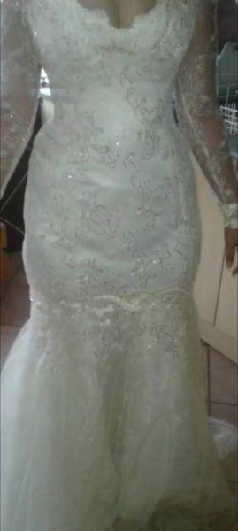 Ivory mermaid wedding dress