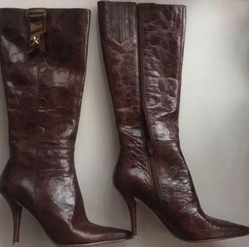 Feel Great in These Ladies Size 6 High Quality High Heel Leather Boots