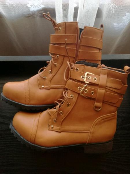 Ankle Ladies Boots