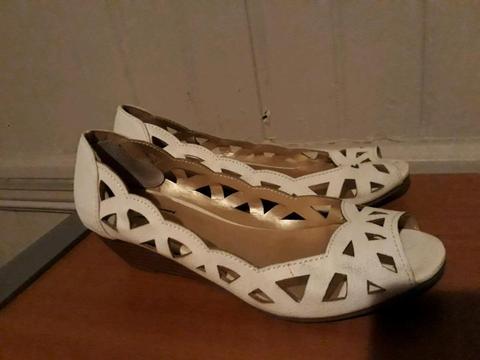 White low heels size 3
