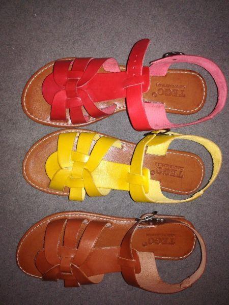 I'm selling brand new ladies sandals Tego brand size 5 to size 8