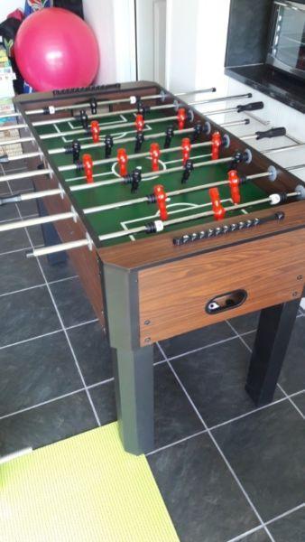 SOCCER TABLE (SHOOT 54 INCH) EXCELLENT CONDITION!!