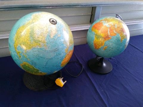 2 Collectible Earthglobes