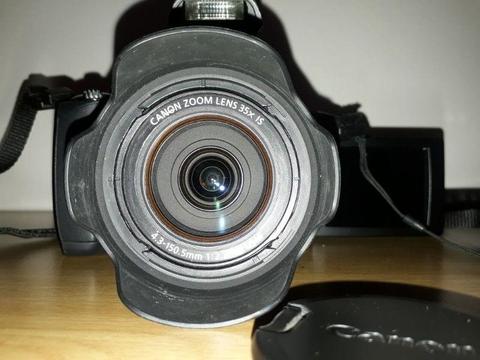 Canon SX 30 is camera