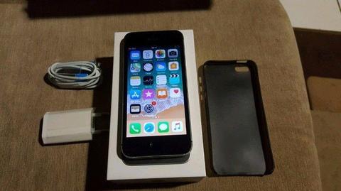 16GB Grey iphone SE for sale - In good working condition