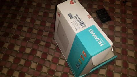 Takes sim card Brand new Huawei Fast LTE CAT4