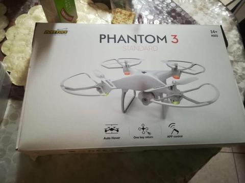 Phantom 3 (standard) drone bran new sealed for R1,999. Call me on: 083 383 2649