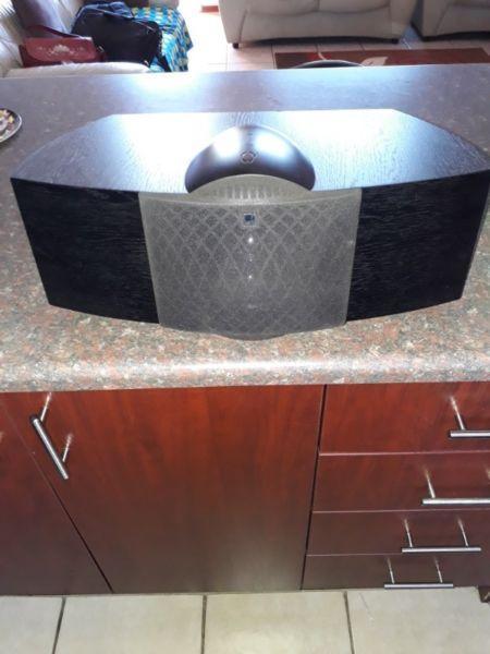 Kef centre speakers R600