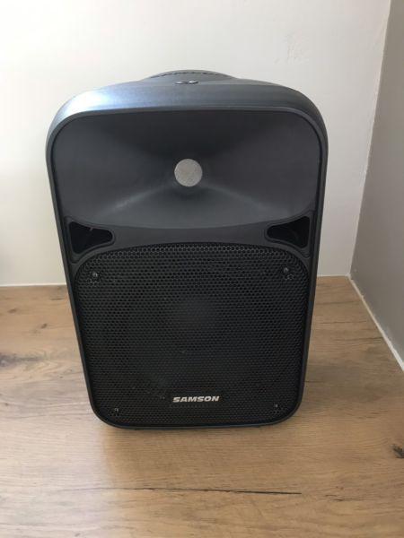 Samson D208 Powered Speaker