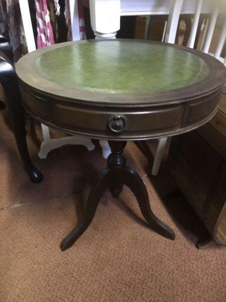 Fantastic round Regency table is exquisite
