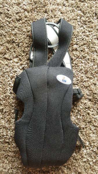 Baby Leo baby carrier