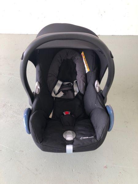 Infant carry/car chair