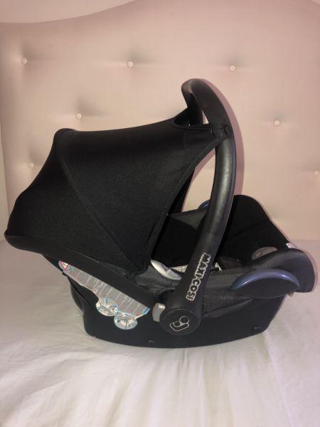 Maxi Cosi car seat for newborn
