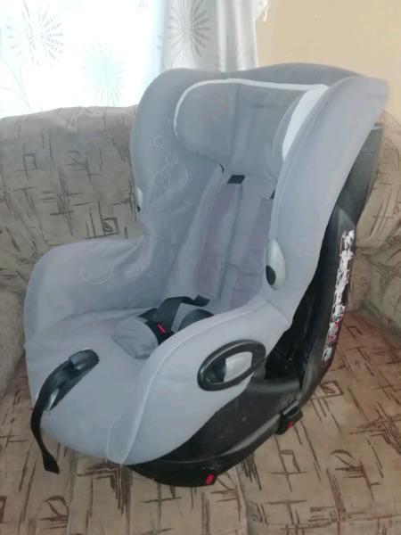 Maxi Cozi rotating Axiss Dorel carseat 9-18kg