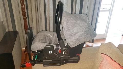 Nula baby car seat and ISO fix base