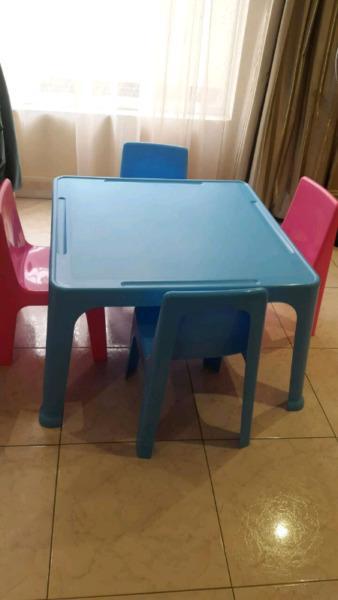 Kiddie table and 4 chairs