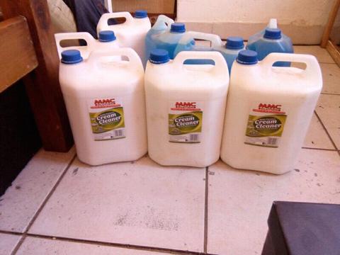 14 X FIVE LITRE HANDY ANDY CLEANER