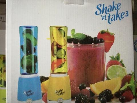 Shake 'n' Take; Smoothie Blender with 2 bottles. Blends smoothies and protein shakes to go