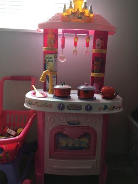 Girls Kitchen play set and trolley
