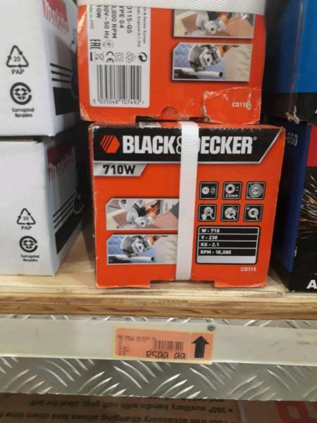 Black and Decker 710W Angle Grinder