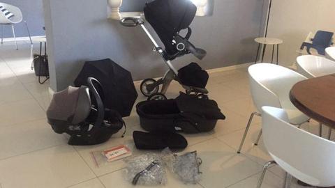 Stokke Xplory V4 travel system R9900