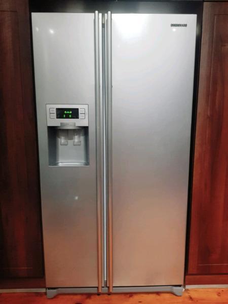 Samsung double door fridge/freezer