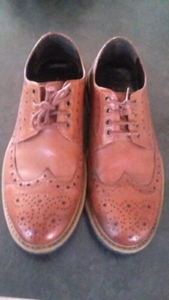 Brown upper leather shoe size 7