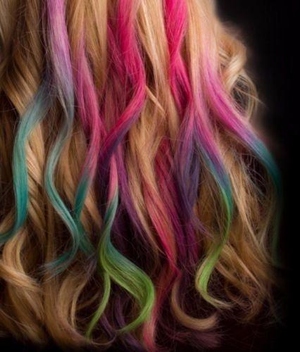 Colored hair chalk