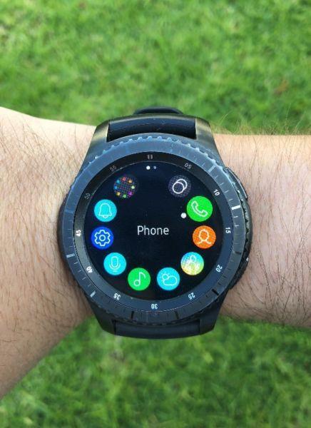 Samsung Gear S3 Frontier. Excellent Condition. Includes charger and additional strap
