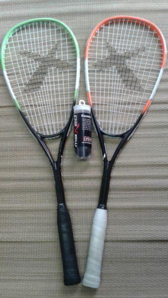 2 Squash Racquets (Maxed) and 3 Squash balls (Maxed)