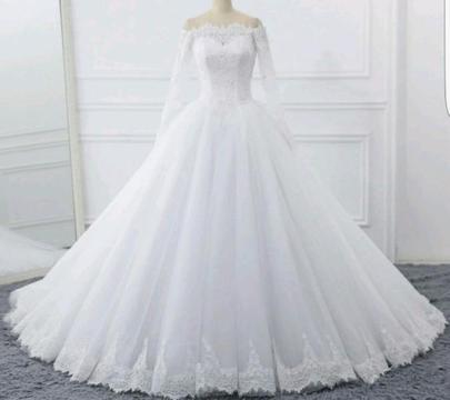 Lace Ballgowns For Hire R3000