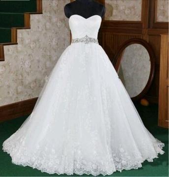 Lace Gowns For Hire On Discount
