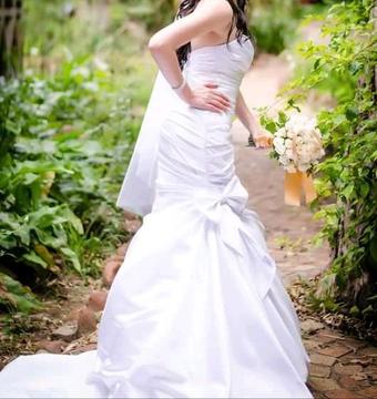 Wedding dress for sale - Dutch Satin