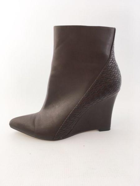 Wedge boots (size 4)