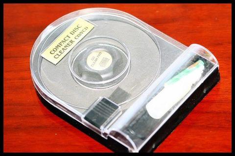 Compact Disc Cleaner