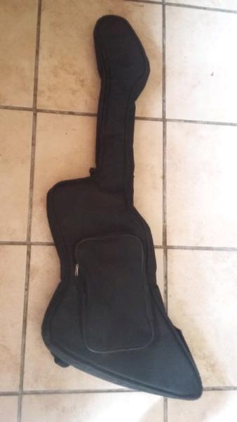 Explorer shape electric guitar Deluxe gigbag VERY GOOD condition
